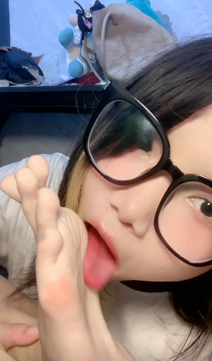 【李遇原创】快手网红定制舔脚视频-赴安博客网